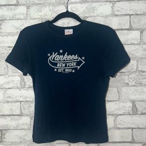 Genuine Merchandise Yankees navy blue top